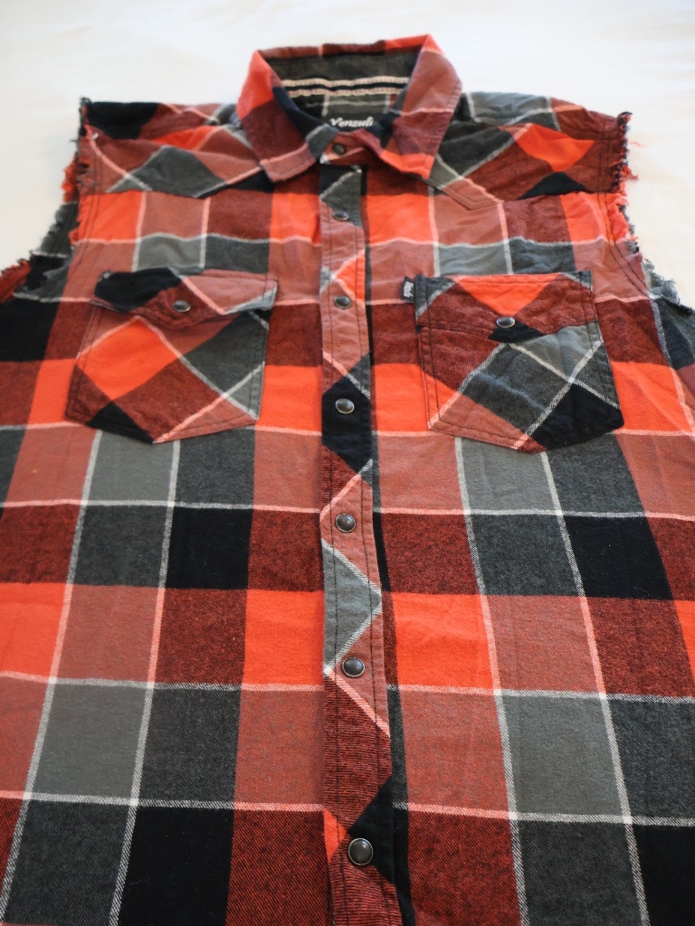 Venzulia Pearl snap Orange Black plaid sleeveless flannel shirt sz M